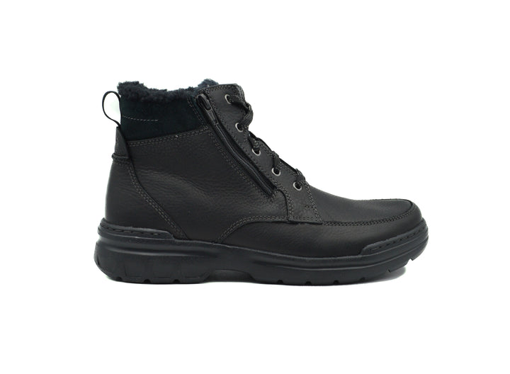 CLARKS Wallabee