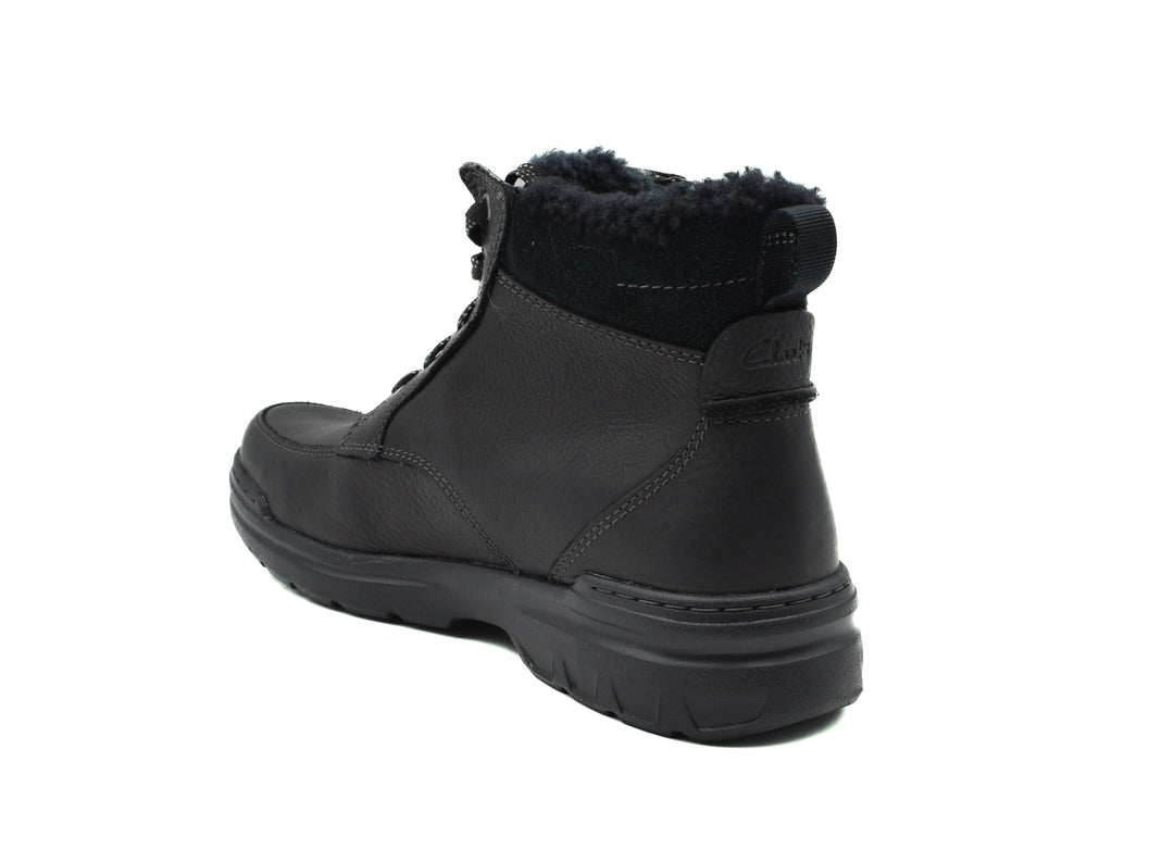 CLARKS Wallabee