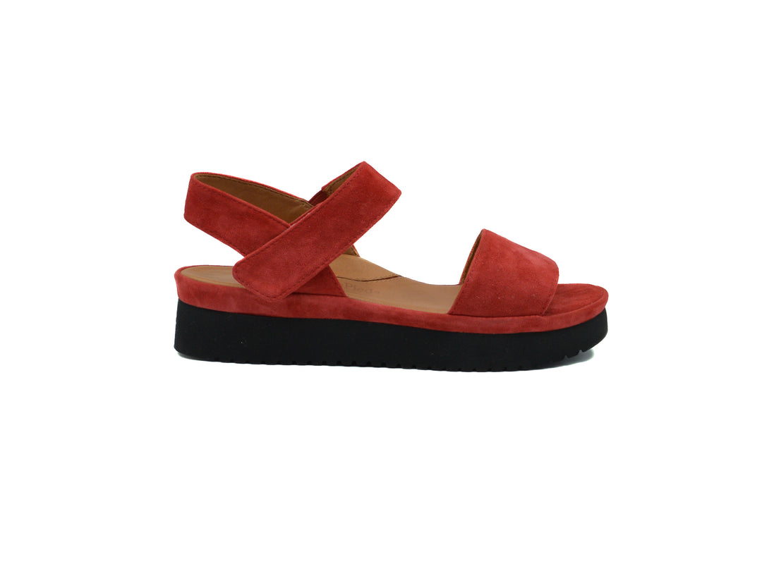 L'AMOUR DES PIEDS Abrilla