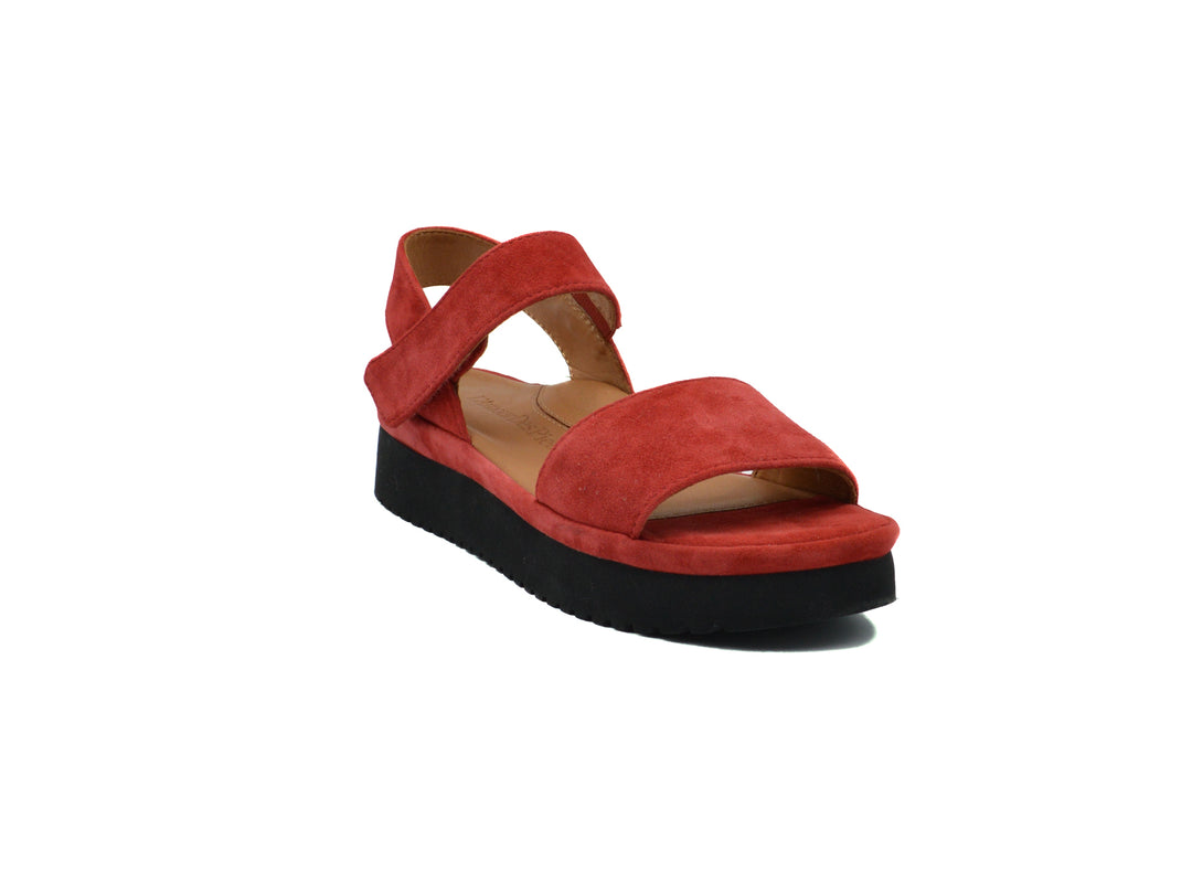 L'AMOUR DES PIEDS Abrilla