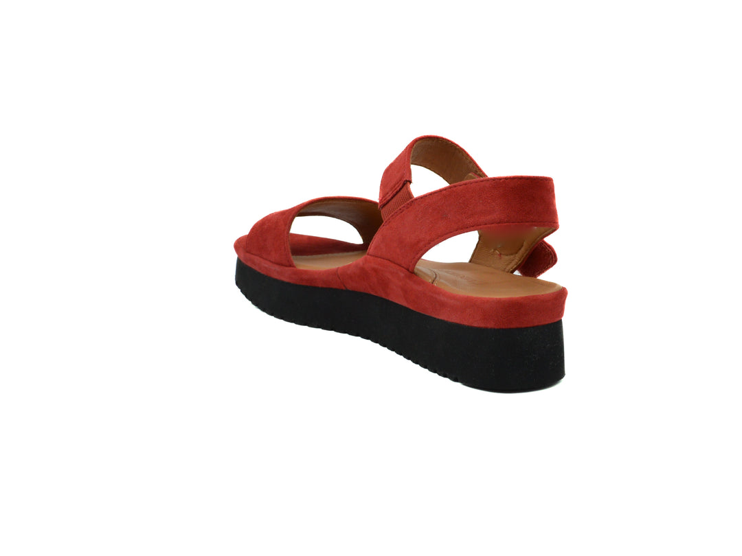 L'AMOUR DES PIEDS Abrilla