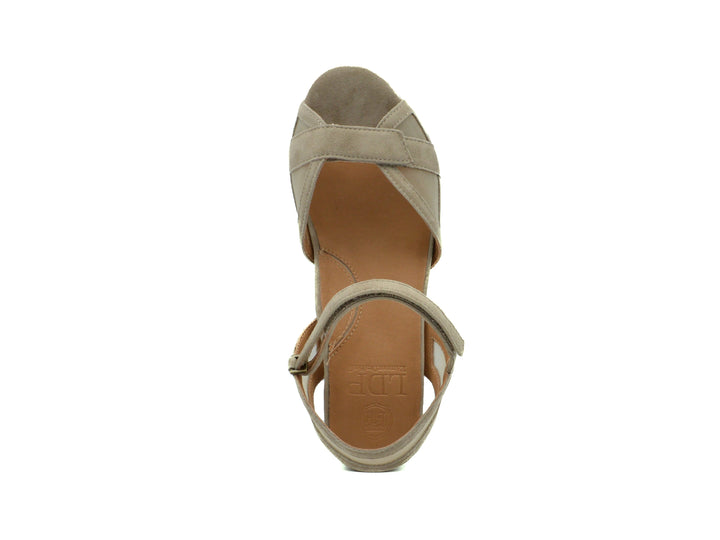 L'AMOUR DES PIEDS Mahiya