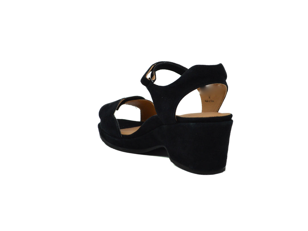 L'AMOUR DES PIEDS Marora