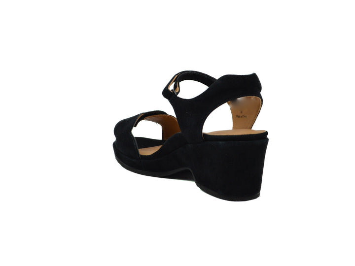 L'AMOUR DES PIEDS Marora