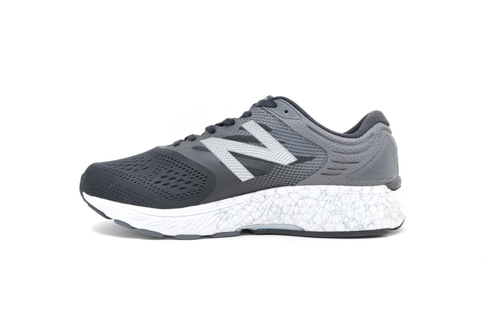 NEW BALANCE 940v4