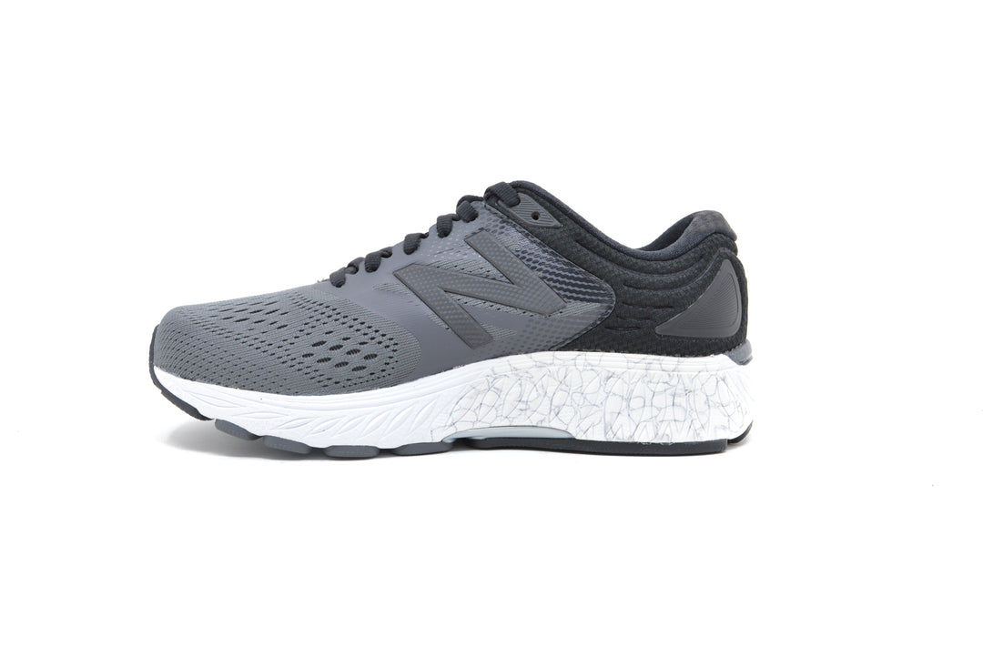 NEW BALANCE 940v4