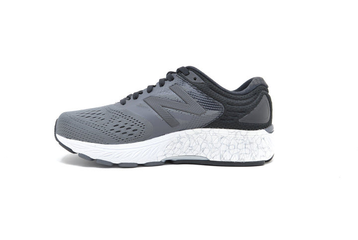 NEW BALANCE 940v4